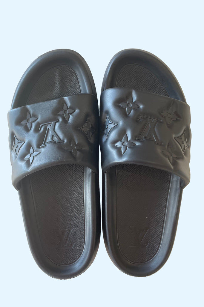 LOUIS VUITTON "WaterFront" Mule