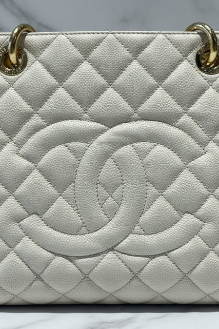 CHANEL "Caviar" Leather Grand Shopping Tote