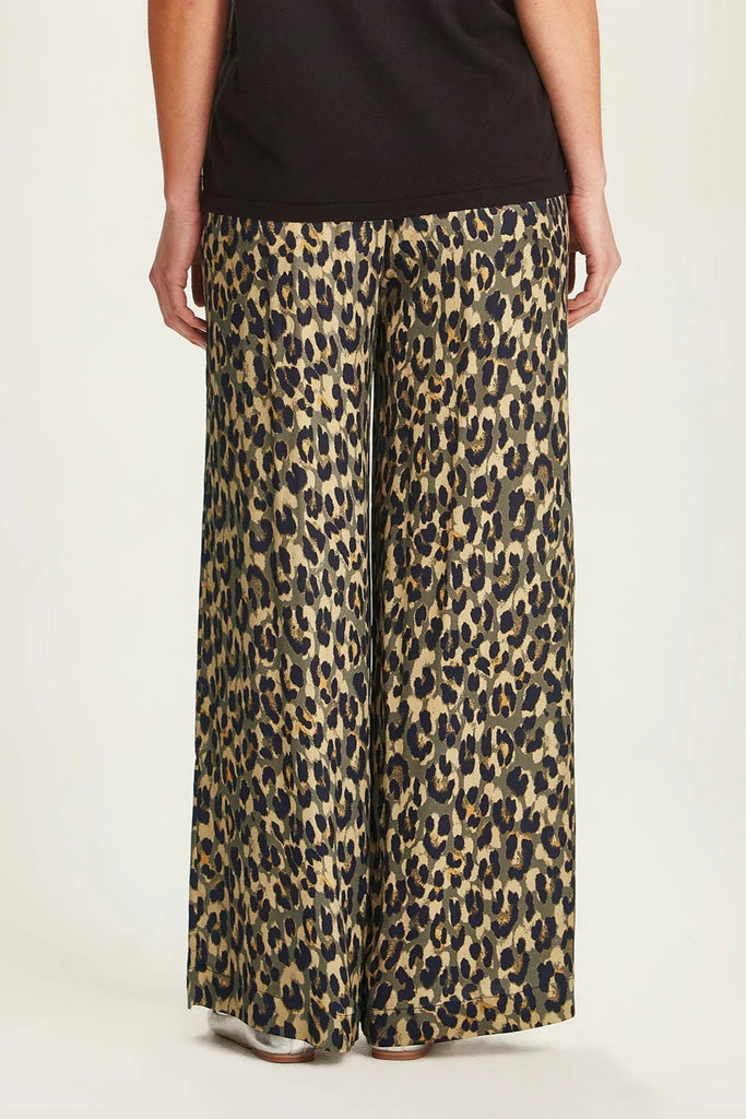 CAROLINE SILLS "Carrie Leopard" Pants